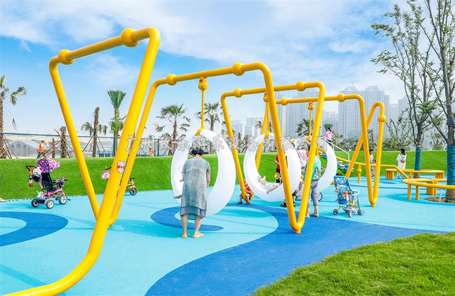 网红多人月亮秋千