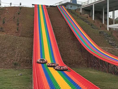 网红七色彩虹滑道