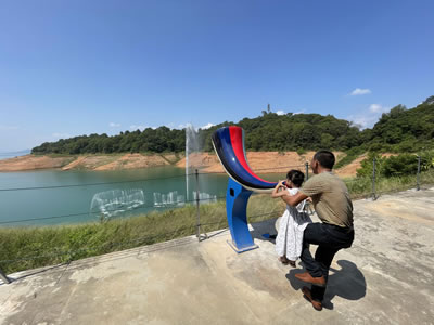 户外网红解压号角呐喊喷泉