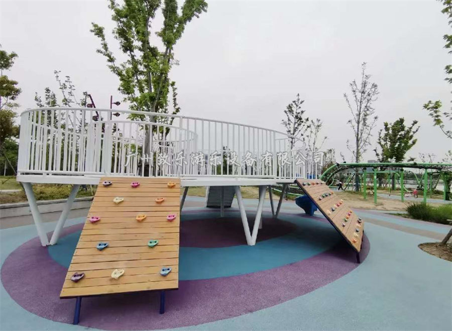 儿童户外滑滑梯