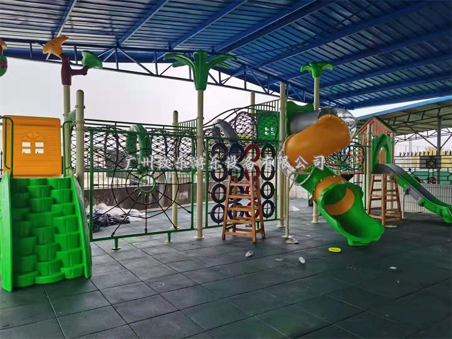 儿童滑滑梯图片