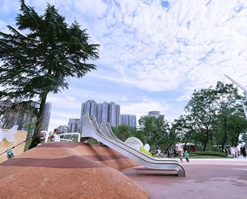 大型儿童滑梯室外